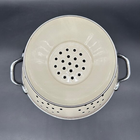 Vintage Colander Strainer 1980s Seashell Enamel Metal Cream Pink Nautical Beach - Picture 7 of 14